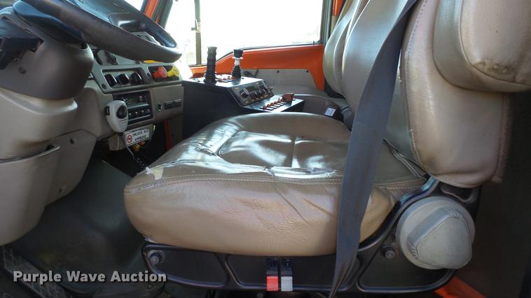 image for item DC0595 2001 Sterling LT7501 dump truck