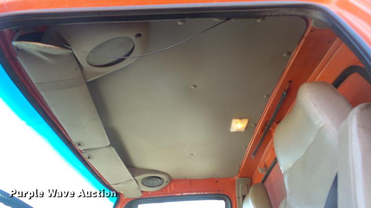 image for item DC0595 2001 Sterling LT7501 dump truck