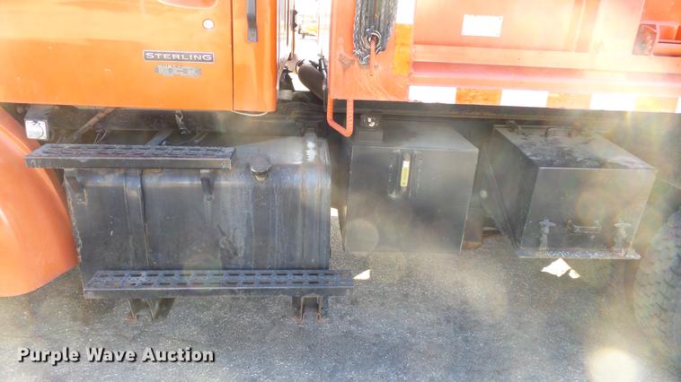 image for item DC0595 2001 Sterling LT7501 dump truck