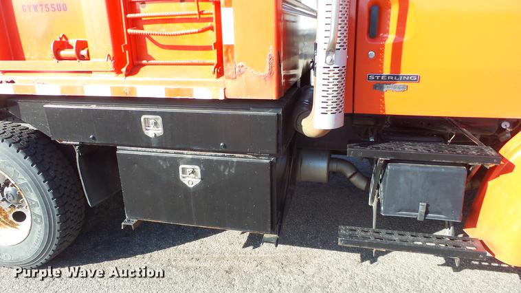 image for item DC0595 2001 Sterling LT7501 dump truck