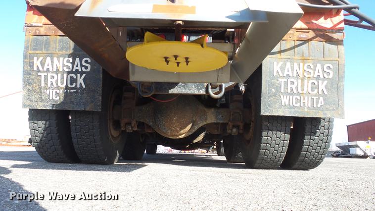 image for item DC0595 2001 Sterling LT7501 dump truck