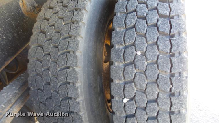 image for item DC0595 2001 Sterling LT7501 dump truck