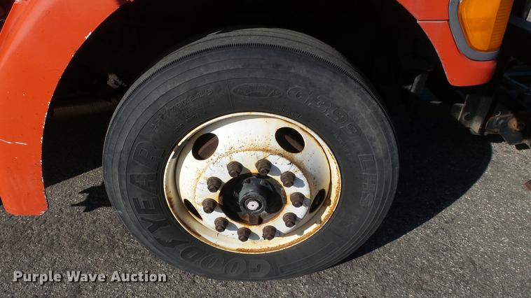 image for item DC0595 2001 Sterling LT7501 dump truck