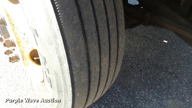 image for item DC0595 2001 Sterling LT7501 dump truck