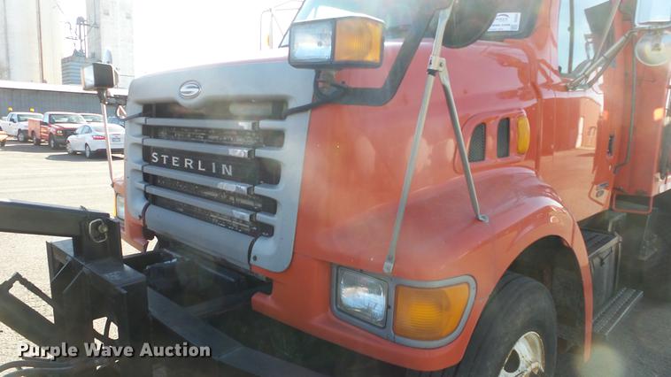 image for item DC0595 2001 Sterling LT7501 dump truck