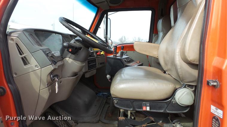 image for item DC0596 2001 Sterling LT7501 dump truck