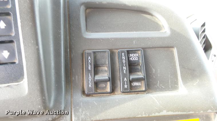 image for item DC0596 2001 Sterling LT7501 dump truck