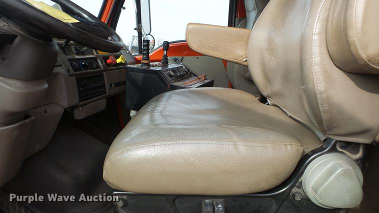 image for item DC0596 2001 Sterling LT7501 dump truck