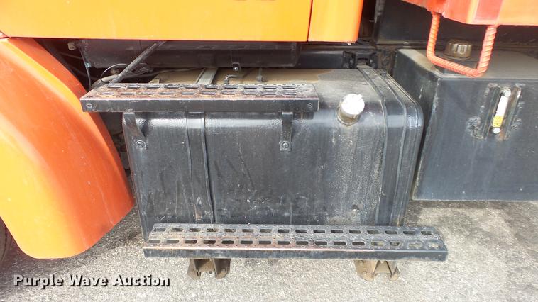 image for item DC0596 2001 Sterling LT7501 dump truck