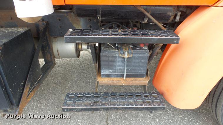 image for item DC0596 2001 Sterling LT7501 dump truck