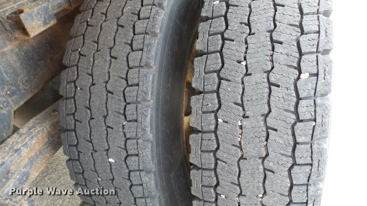 image for item DC0596 2001 Sterling LT7501 dump truck