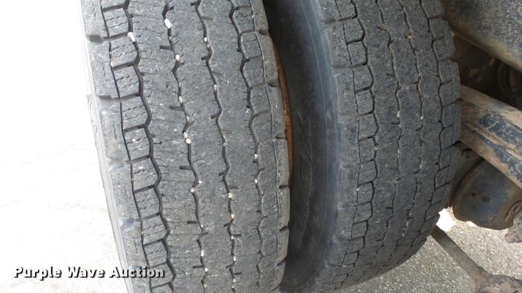 image for item DC0596 2001 Sterling LT7501 dump truck