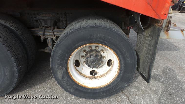 image for item DC0596 2001 Sterling LT7501 dump truck