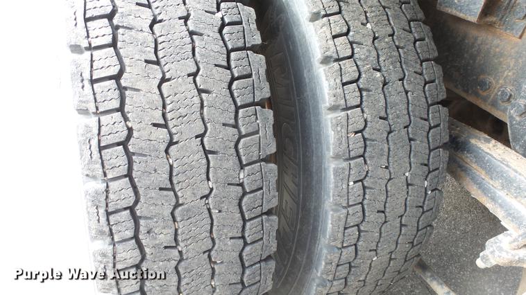 image for item DC0596 2001 Sterling LT7501 dump truck