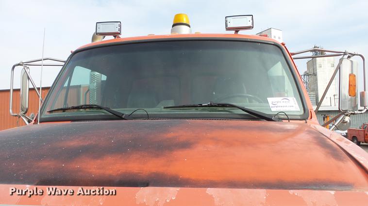 image for item DC0596 2001 Sterling LT7501 dump truck