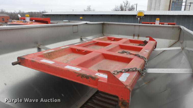 image for item DC0596 2001 Sterling LT7501 dump truck