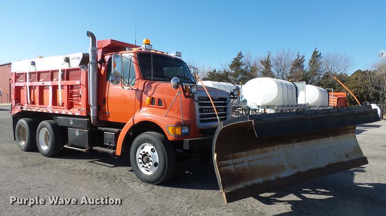 image for item DC0597 2001 Sterling LT7501 dump truck