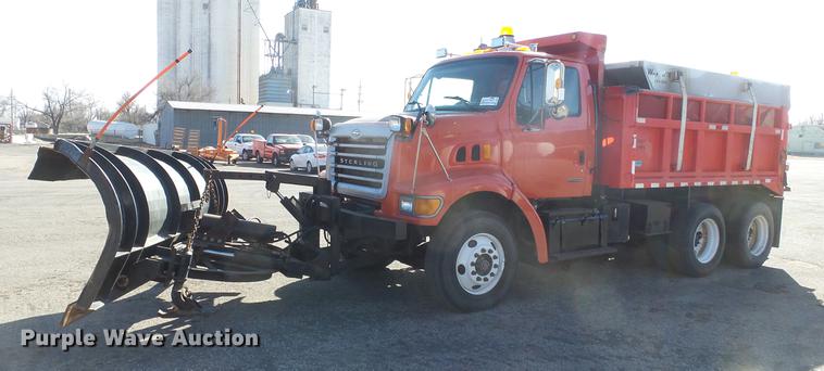 image for item DC0597 2001 Sterling LT7501 dump truck