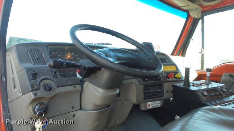 image for item DC0597 2001 Sterling LT7501 dump truck