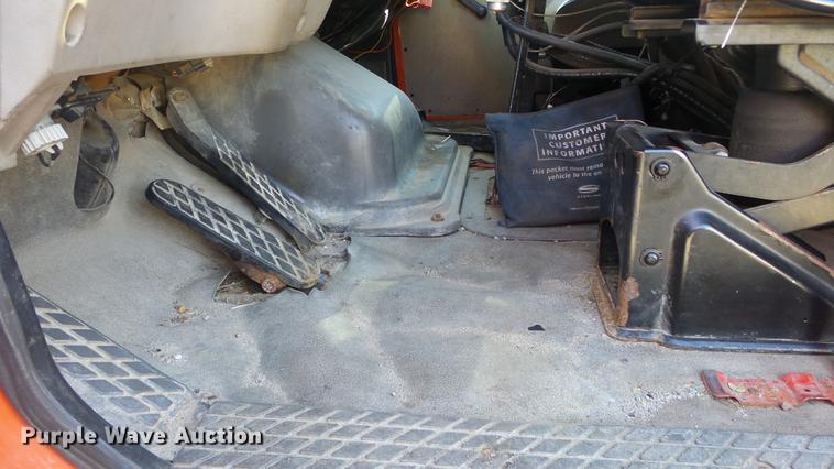 image for item DC0597 2001 Sterling LT7501 dump truck