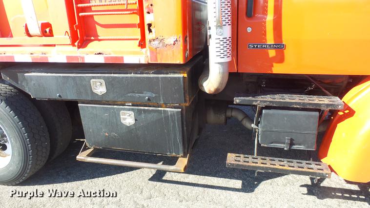 image for item DC0597 2001 Sterling LT7501 dump truck