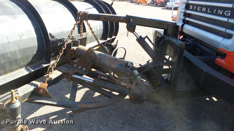 image for item DC0597 2001 Sterling LT7501 dump truck