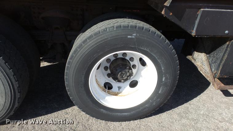 image for item DC0597 2001 Sterling LT7501 dump truck