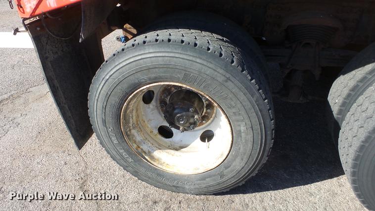 image for item DC0597 2001 Sterling LT7501 dump truck