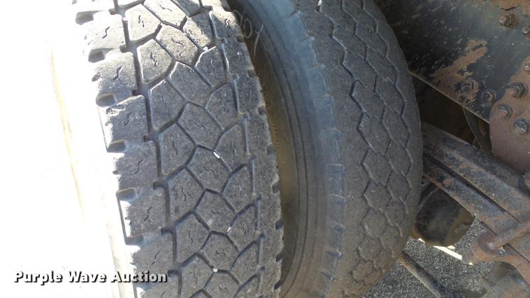 image for item DC0597 2001 Sterling LT7501 dump truck