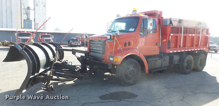 image for item DC0598 2001 Sterling LT7501 dump truck