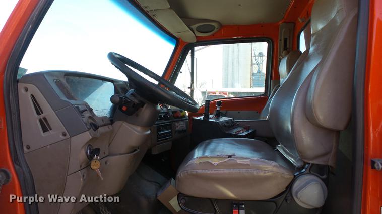 image for item DC0598 2001 Sterling LT7501 dump truck