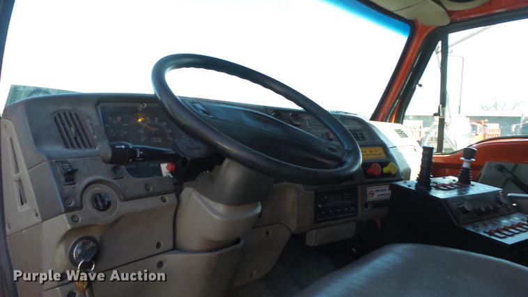image for item DC0598 2001 Sterling LT7501 dump truck