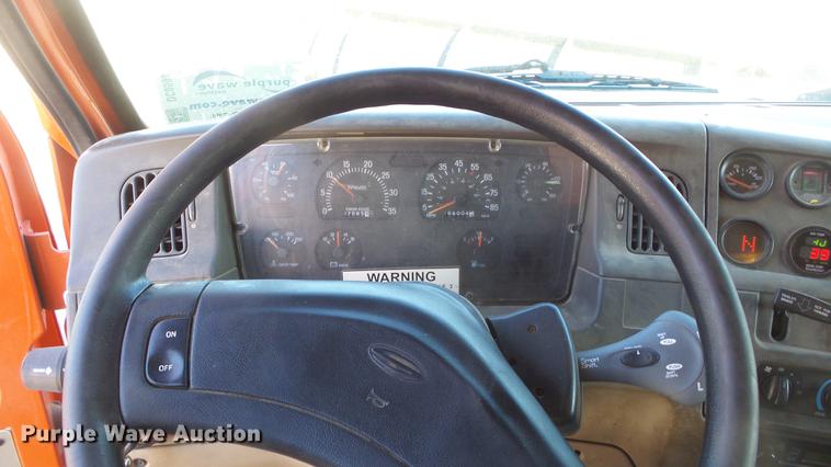 image for item DC0598 2001 Sterling LT7501 dump truck