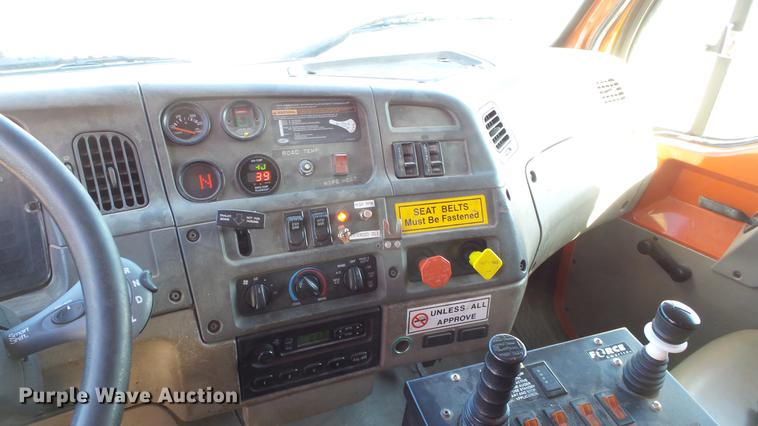 image for item DC0598 2001 Sterling LT7501 dump truck