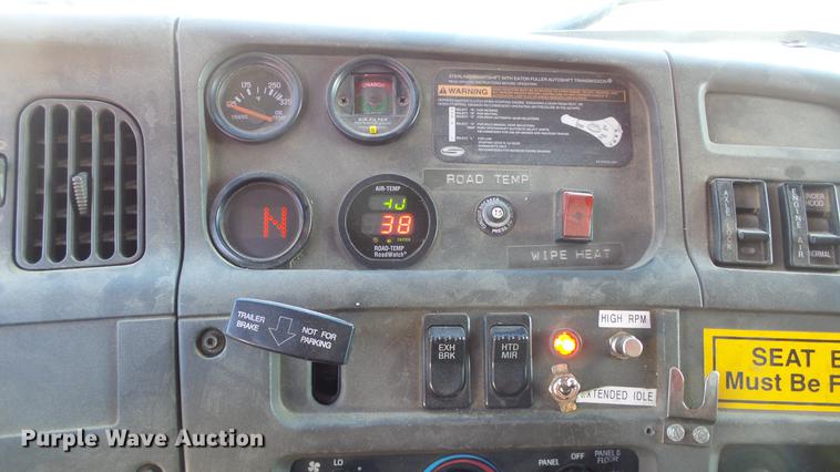 image for item DC0598 2001 Sterling LT7501 dump truck