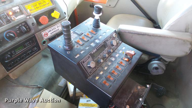 image for item DC0598 2001 Sterling LT7501 dump truck