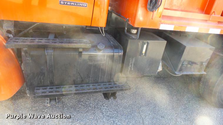 image for item DC0598 2001 Sterling LT7501 dump truck