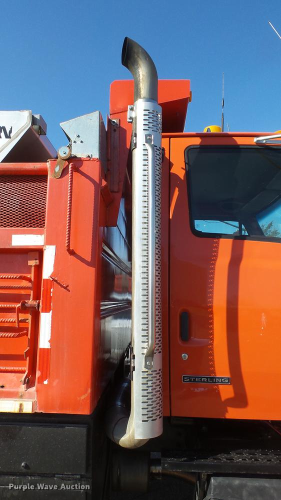 image for item DC0598 2001 Sterling LT7501 dump truck