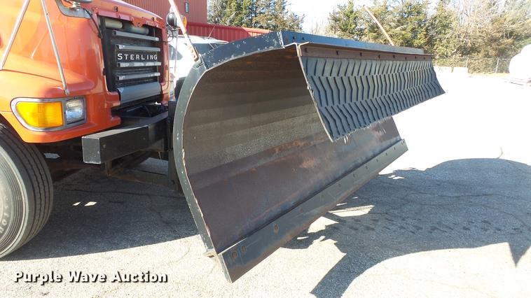 image for item DC0598 2001 Sterling LT7501 dump truck