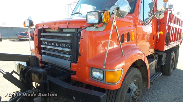 image for item DC0598 2001 Sterling LT7501 dump truck