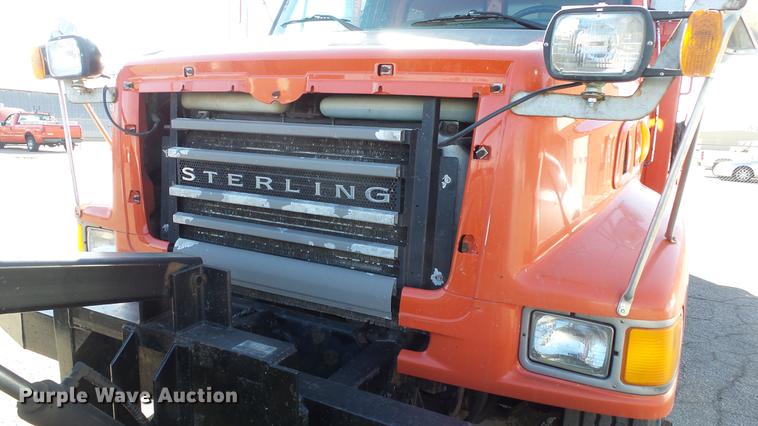 image for item DC0598 2001 Sterling LT7501 dump truck
