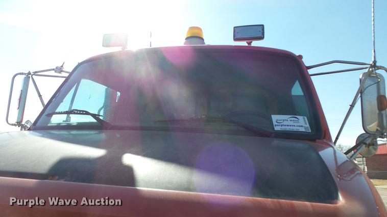 image for item DC0598 2001 Sterling LT7501 dump truck