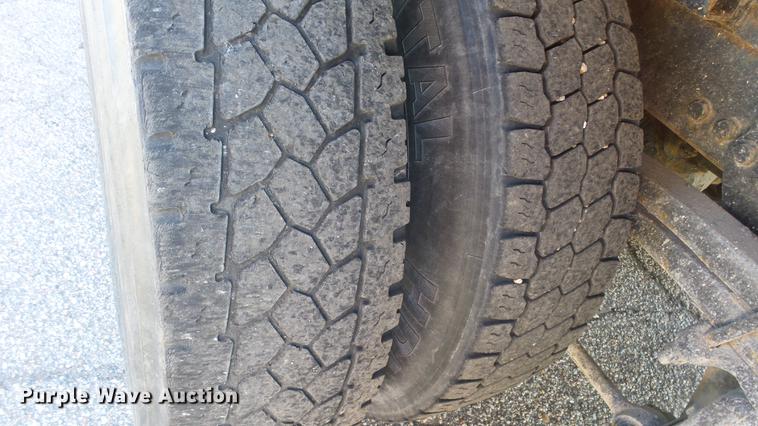 image for item DC0598 2001 Sterling LT7501 dump truck