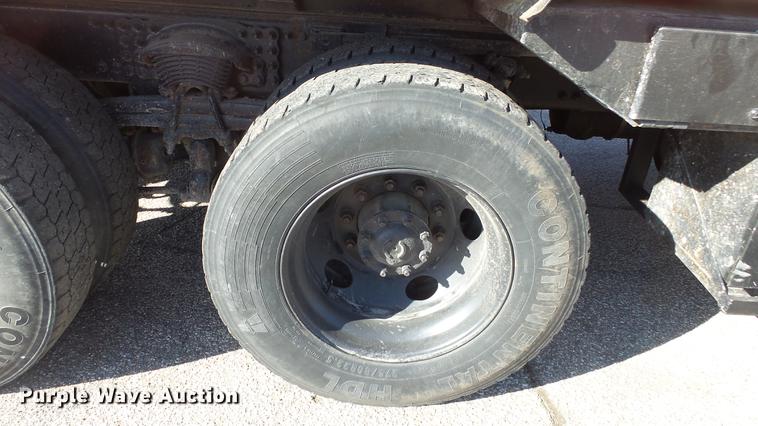 image for item DC0598 2001 Sterling LT7501 dump truck