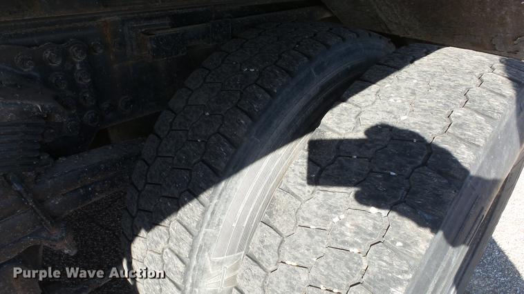 image for item DC0598 2001 Sterling LT7501 dump truck