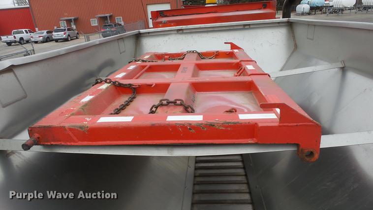 image for item DC0598 2001 Sterling LT7501 dump truck