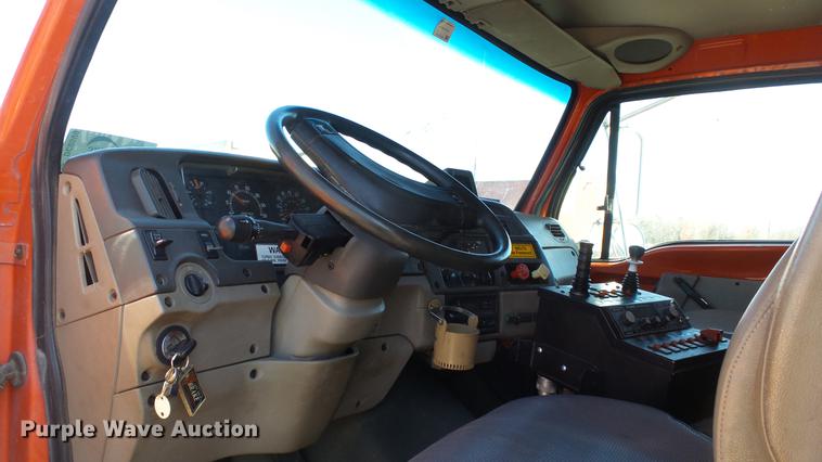 image for item DC0599 2001 Sterling LT7501 dump truck