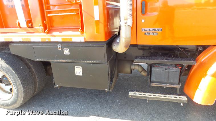 image for item DC0599 2001 Sterling LT7501 dump truck