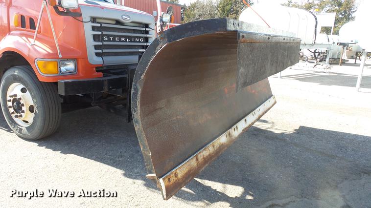 image for item DC0599 2001 Sterling LT7501 dump truck