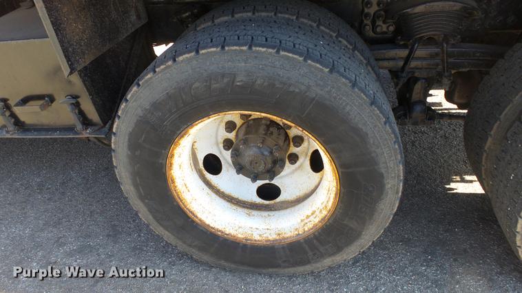 image for item DC0599 2001 Sterling LT7501 dump truck